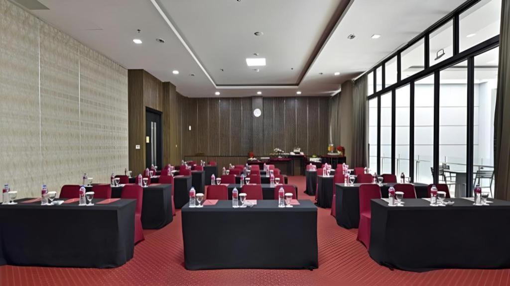 Travello Hotel Bandung Exterior photo