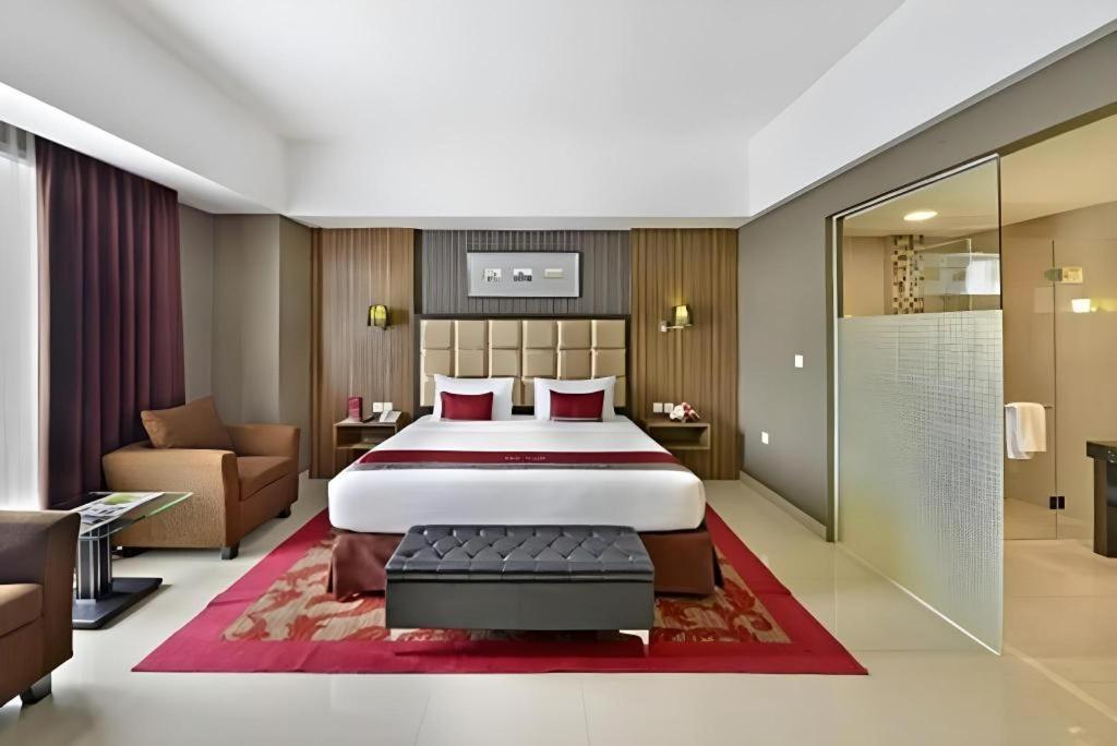 Travello Hotel Bandung Exterior photo