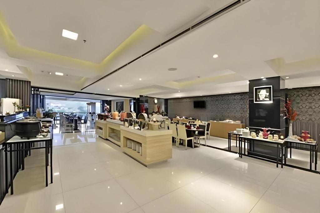 Travello Hotel Bandung Exterior photo