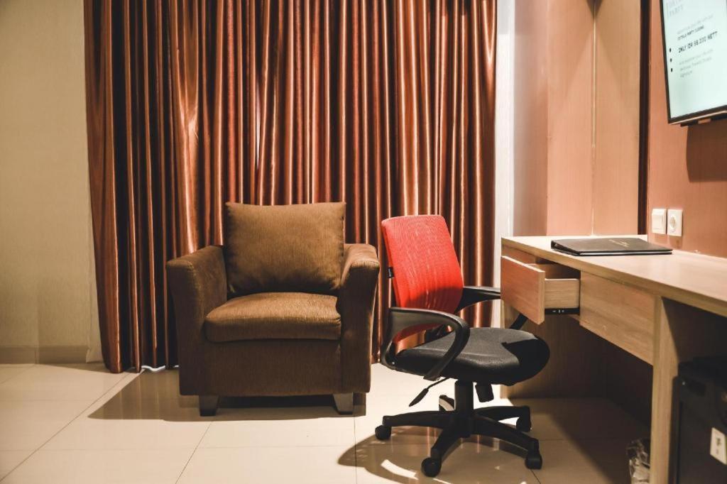 Travello Hotel Bandung Exterior photo