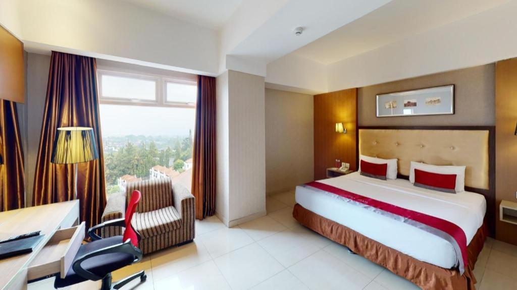 Travello Hotel Bandung Exterior photo