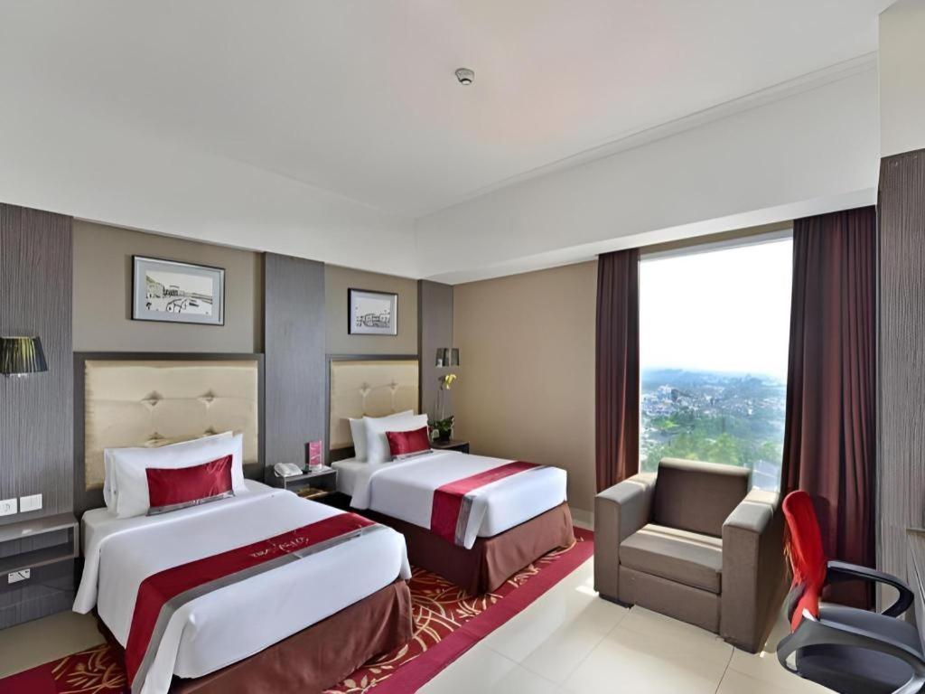Travello Hotel Bandung Exterior photo