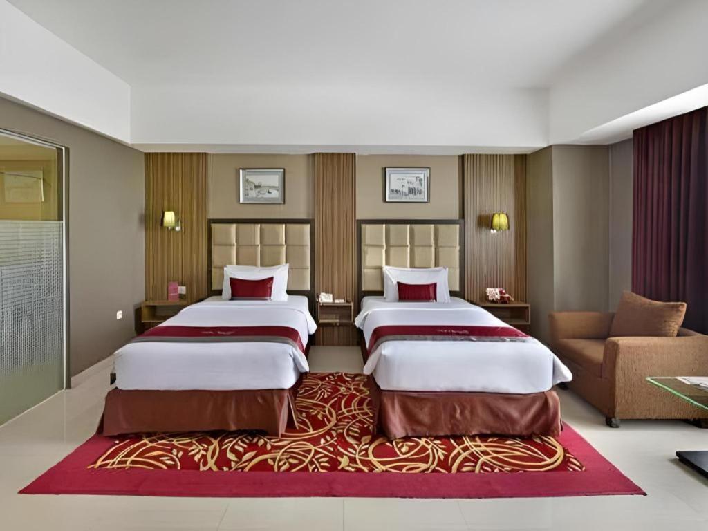 Travello Hotel Bandung Exterior photo